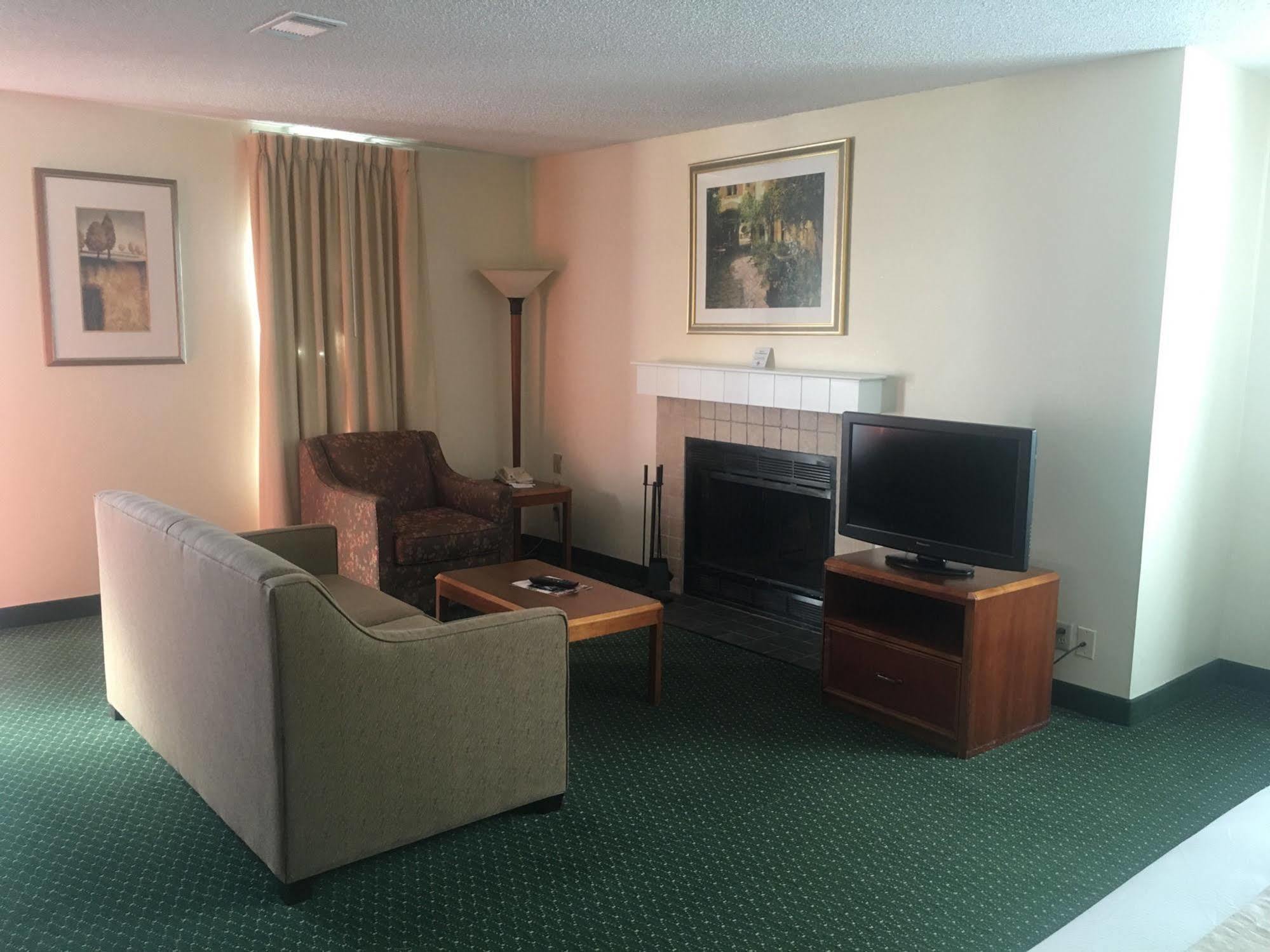 Fairbridge Inn & Suites - Akron Copley Township - West Kültér fotó